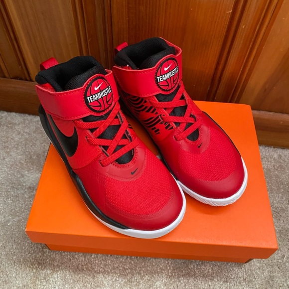 Team Hustle D9 PS ‘University Red’ - Picture 2 of 6